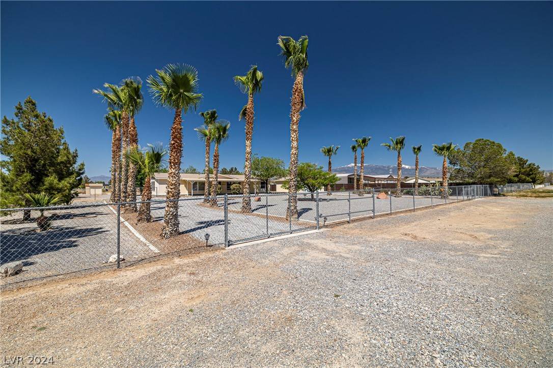 Pahrump, NV 89048,1580 Keenan Way #2