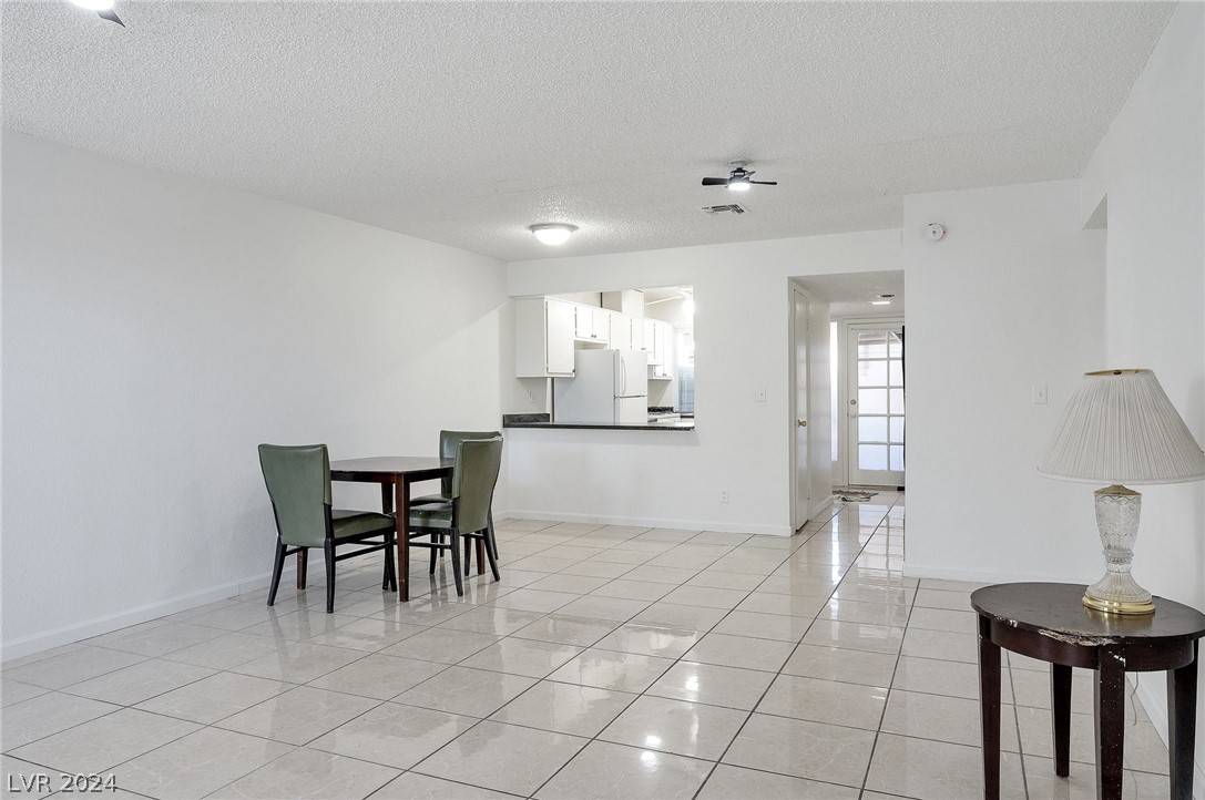 Las Vegas, NV 89121,4227 White Sands Avenue