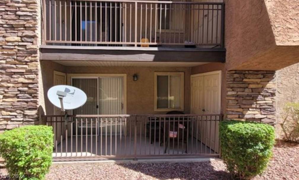 Las Vegas, NV 89103,5295 Indian River Drive #305