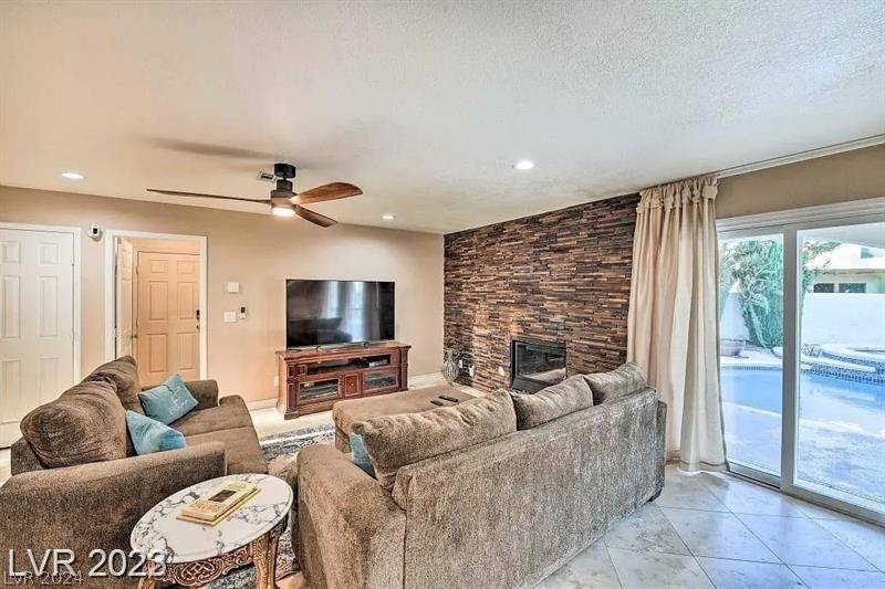 Henderson, NV 89014,371 Placer Creek Lane