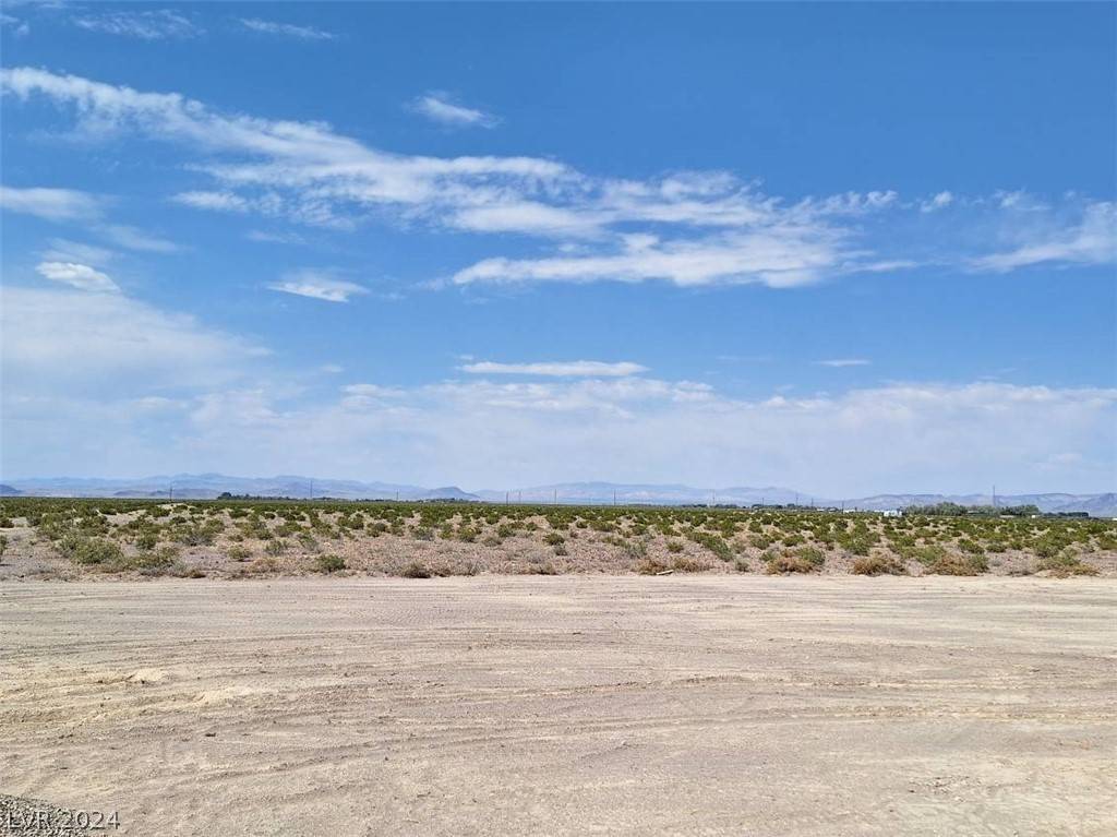 Amargosa Valley, NV 89020,595 N Sandy Lane