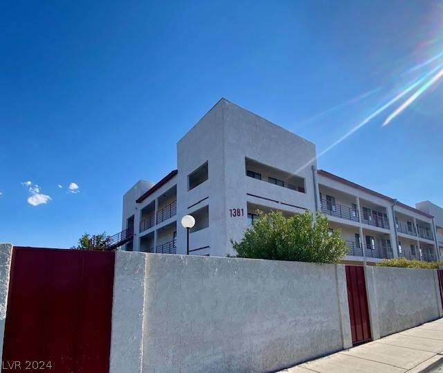 Las Vegas, NV 89119,1381 E University Avenue #205