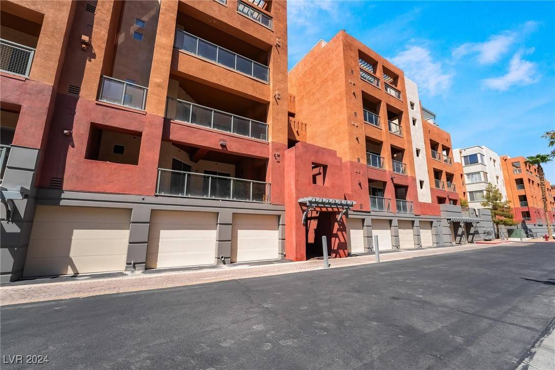 Las Vegas, NV 89123,35 E Agate Avenue #405