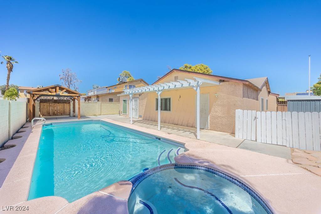 Las Vegas, NV 89147,3937 Arrowood Drive