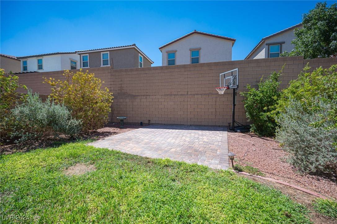 Las Vegas, NV 89166,8117 Skye Foothills Street