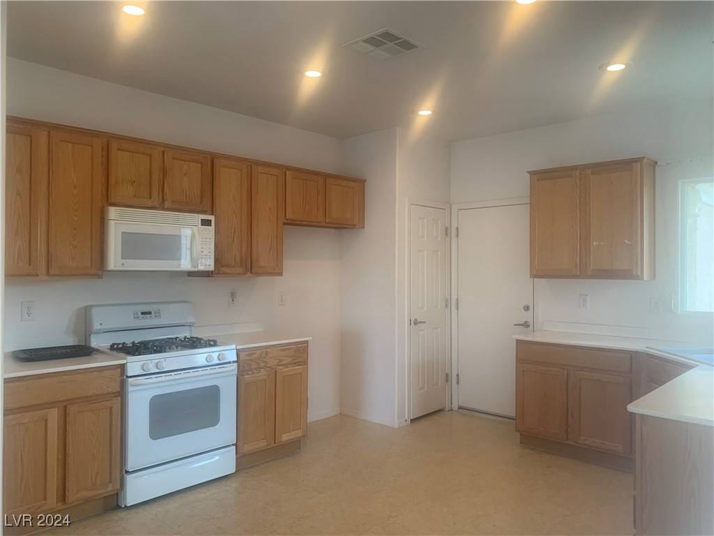 North Las Vegas, NV 89084,3320 Herring Gull Lane