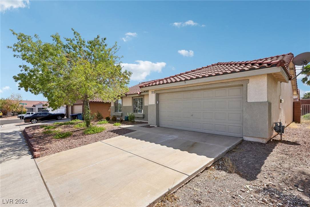 Henderson, NV 89002,725 Breezy Ridge Drive