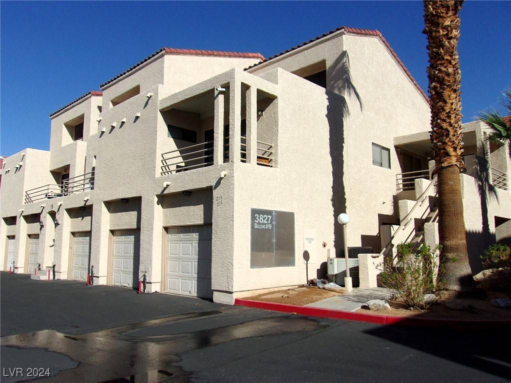 Laughlin, NV 89029,3827 Desert Marina Drive #211