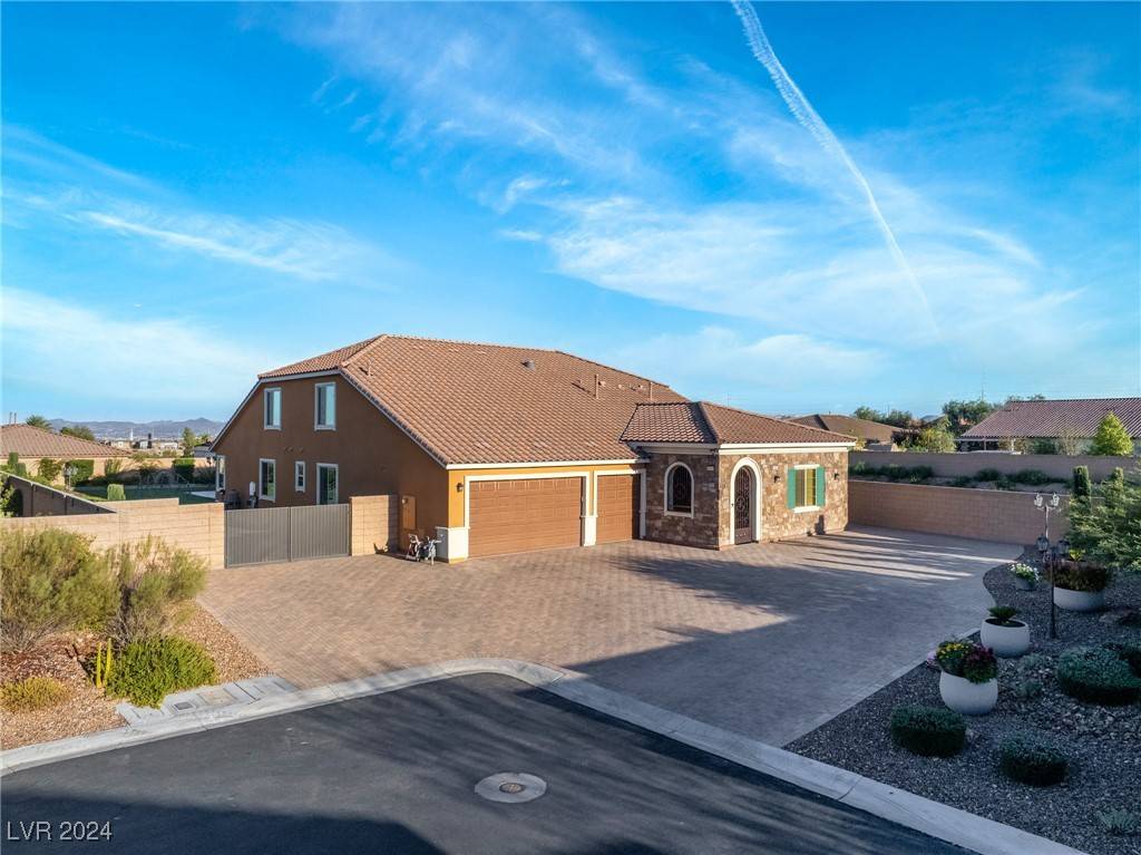 Las Vegas, NV 89113,9096 Becket Ranch Court