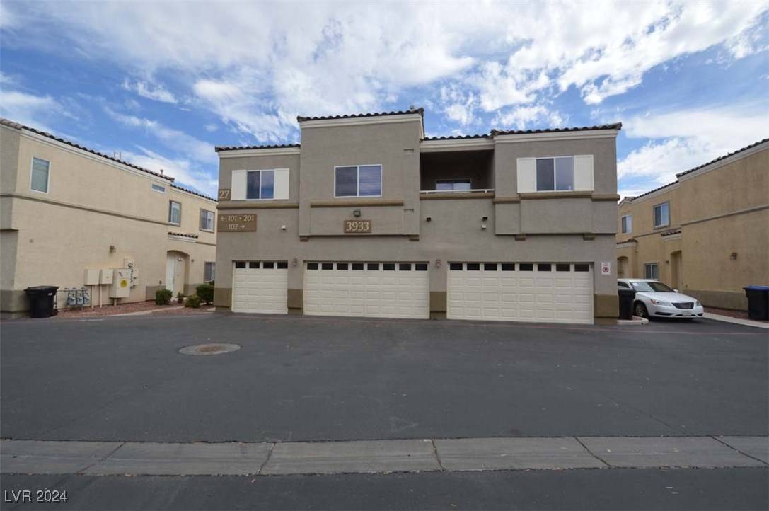 North Las Vegas, NV 89081,3933 Pepper Thorn Avenue #101