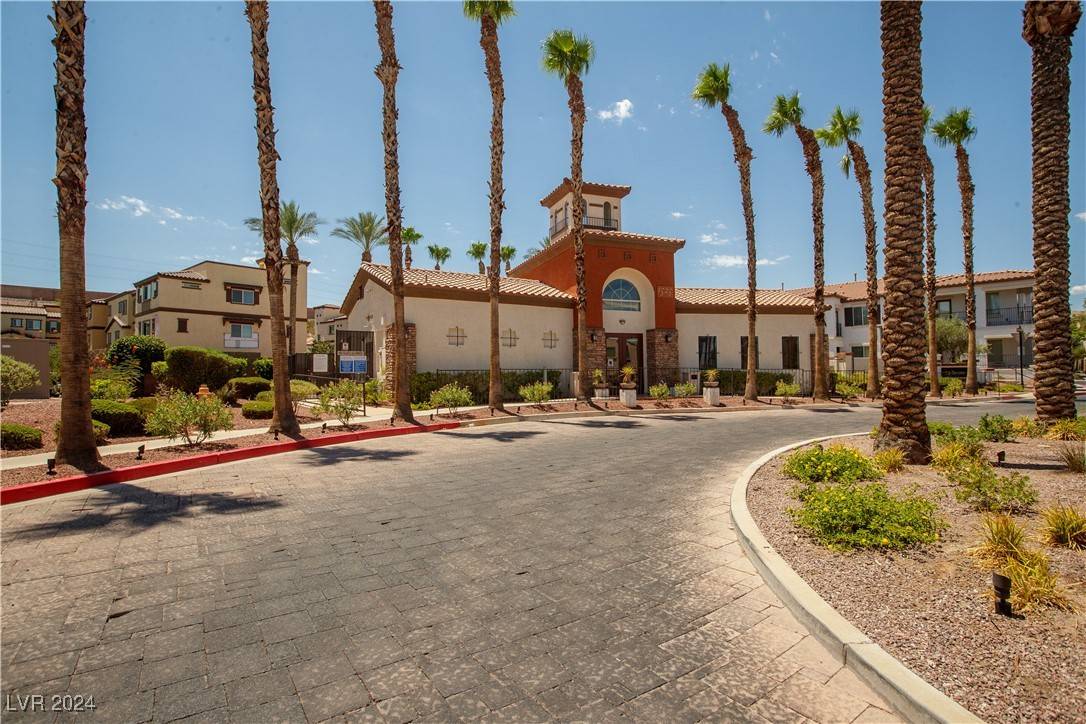 Henderson, NV 89074,1525 Spiced Wine Avenue #22105