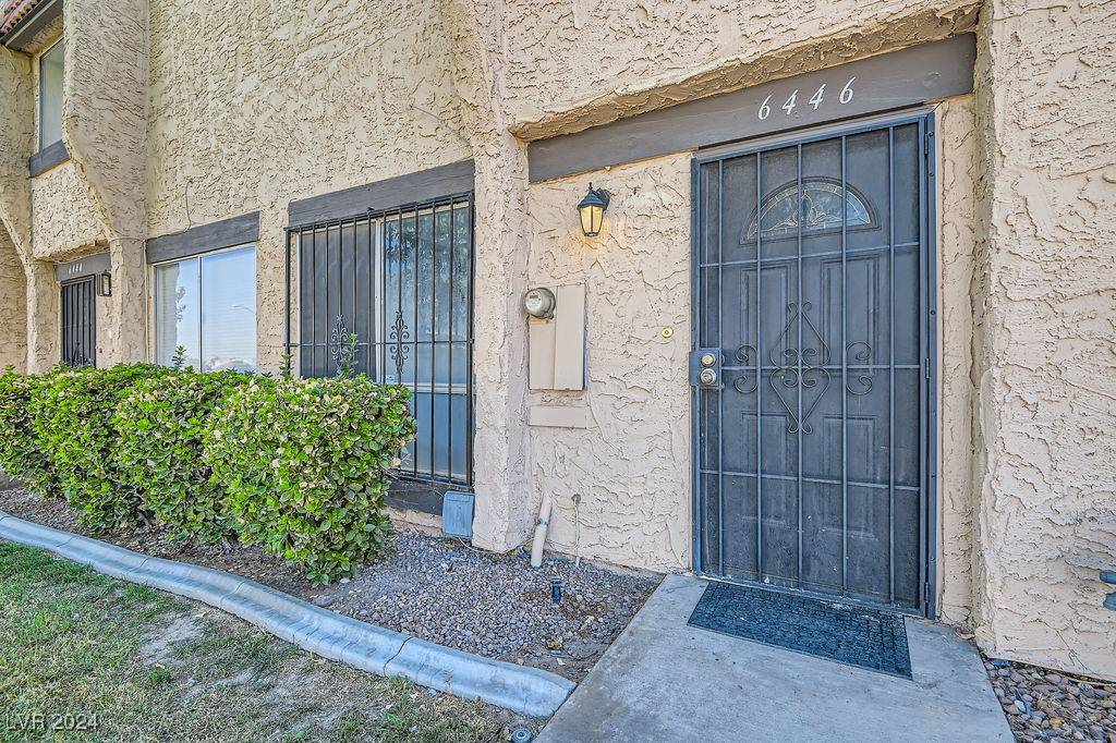 Las Vegas, NV 89107,6446 Ironbark Lane #0