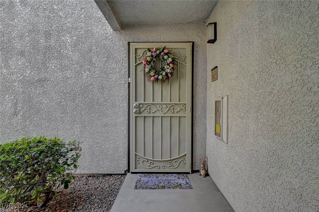 Henderson, NV 89052,950 Seven Hills Drive #2812