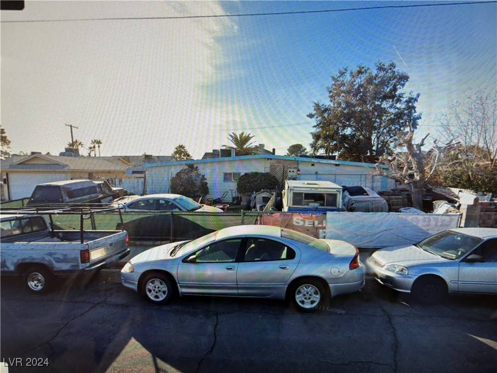 Las Vegas, NV 89119,903 De Met Drive