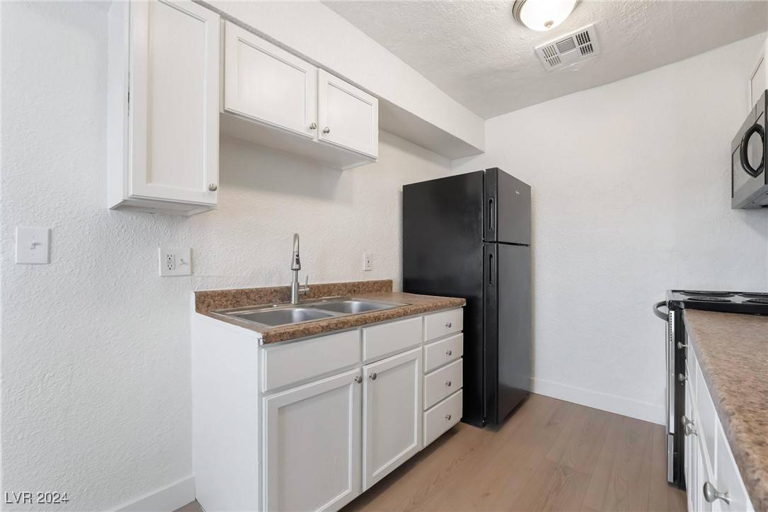 Las Vegas, NV 89104,3045 Cedar Street #2