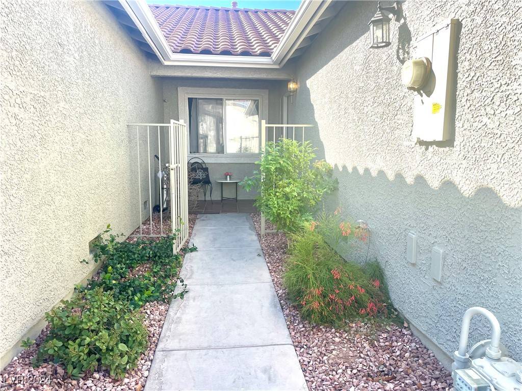 Henderson, NV 89074,139 Tapatio Street