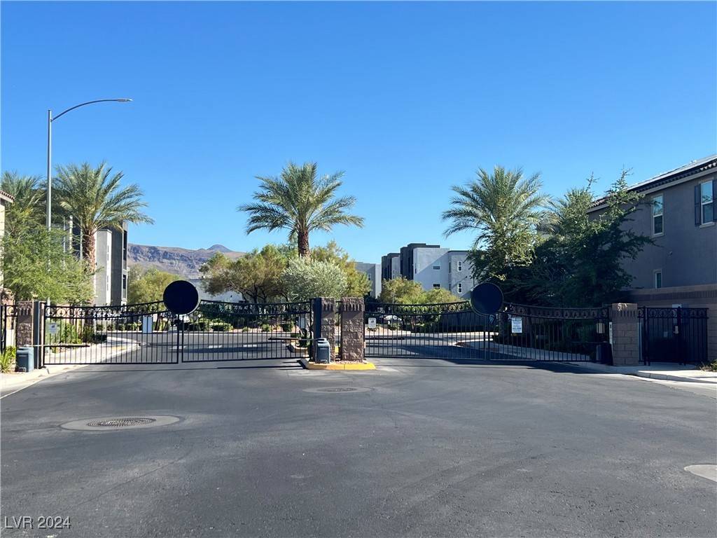 Henderson, NV 89074,139 Sand Lake Street