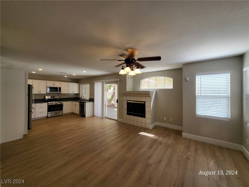 Las Vegas, NV 89144,904 Windhook Street