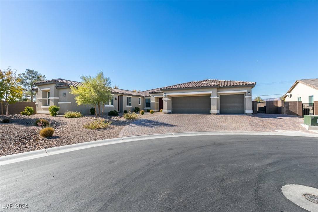 Las Vegas, NV 89113,8637 Home Gate Court