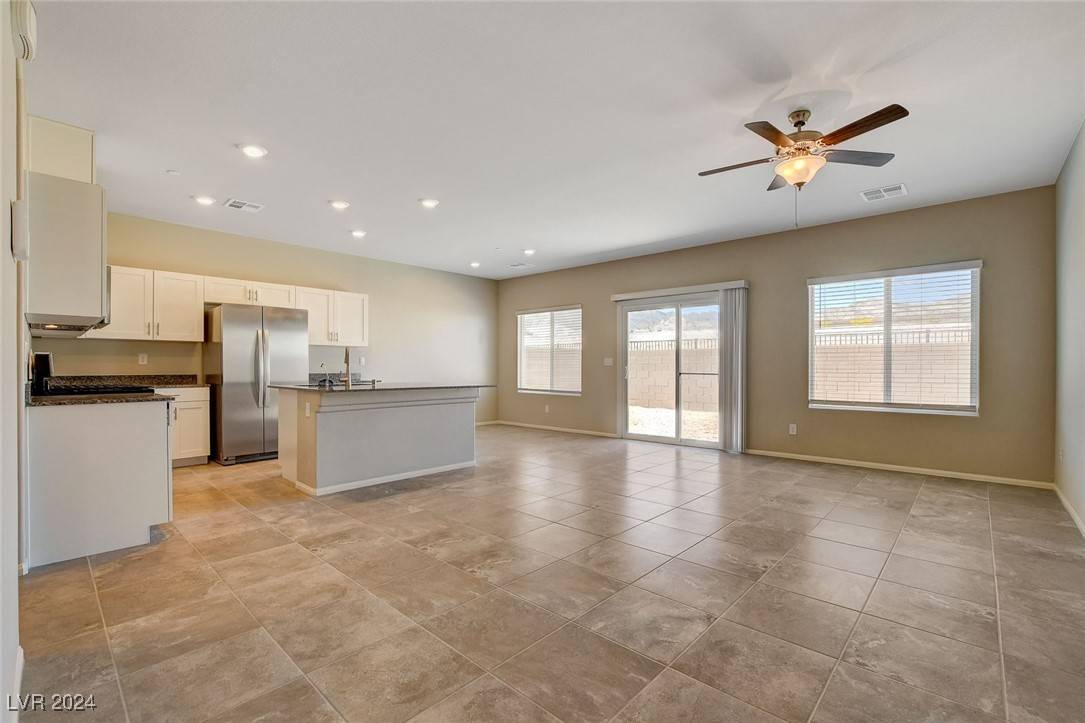 Las Vegas, NV 89166,5261 Acadia Leaf Street