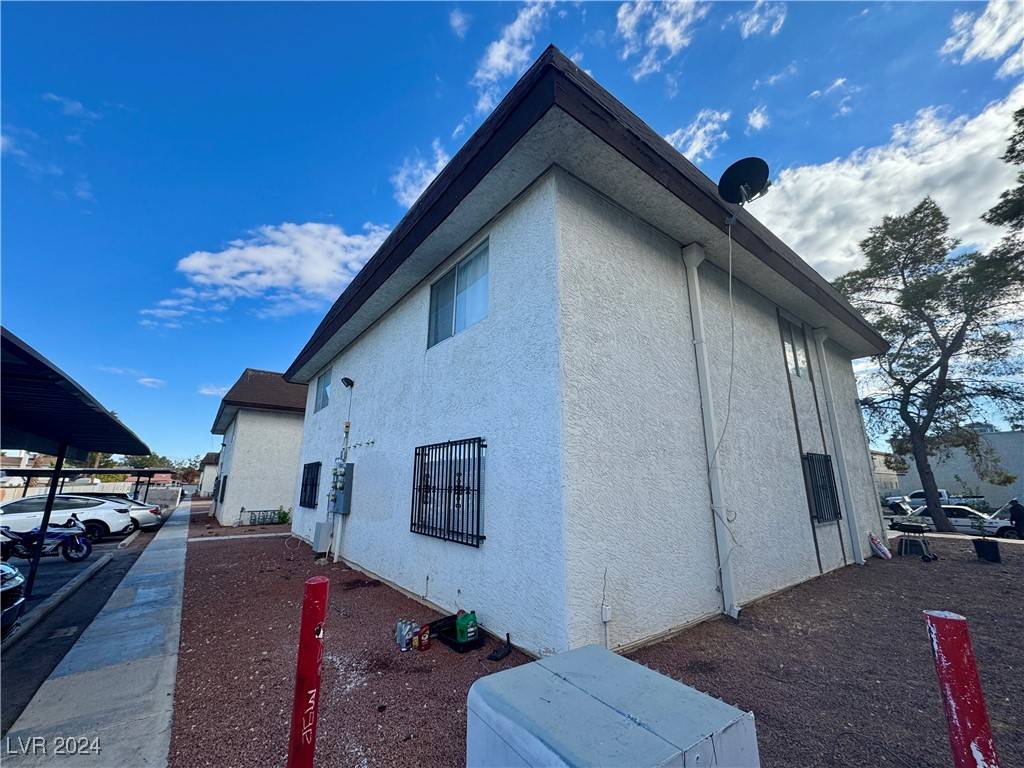 Las Vegas, NV 89102,4332 Tara Avenue #2