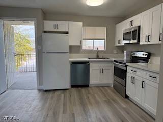 Las Vegas, NV 89119,5436 Swenson Street #16