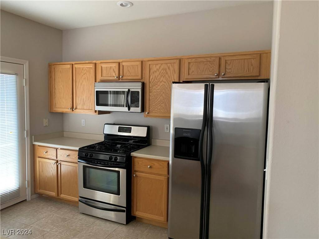 Las Vegas, NV 89144,10001 Crimson Palisades Place #203