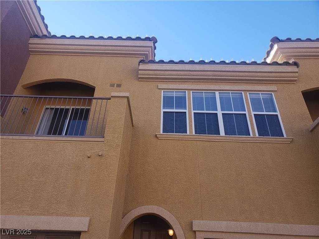 Las Vegas, NV 89129,3975 N HUALAPAI Way #219