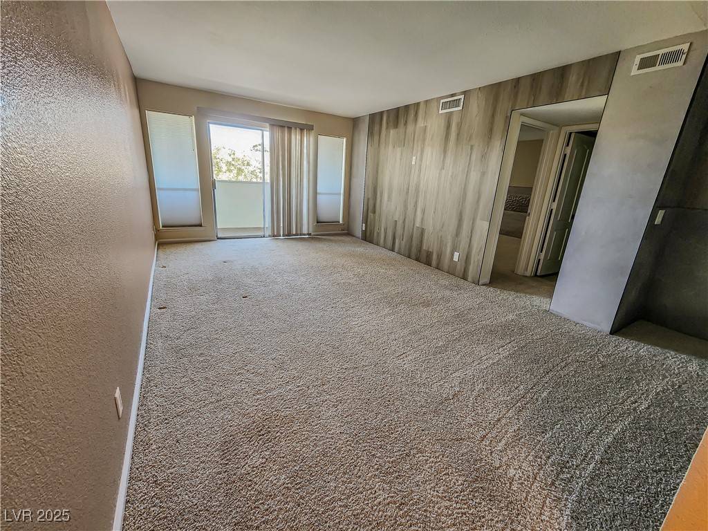 Las Vegas, NV 89109,2867 Geary Place #3008