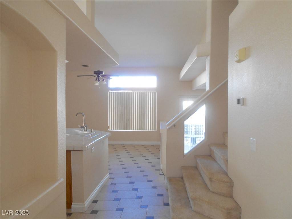 Las Vegas, NV 89129,8728 Country Pines Avenue