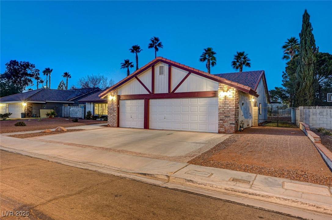 Las Vegas, NV 89146,6466 Scotch Pine Circle