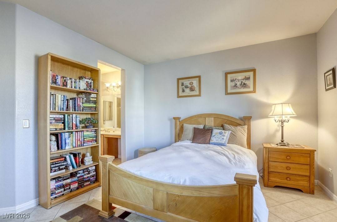 Henderson, NV 89015,869 Ashford Way