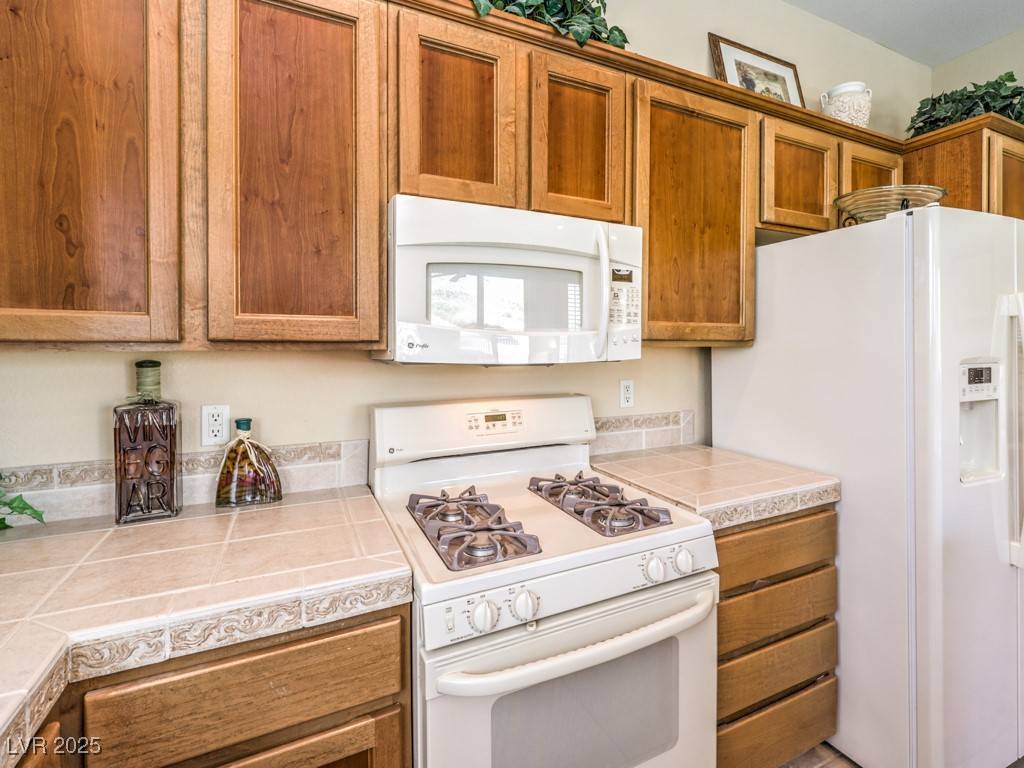 Henderson, NV 89052,30 Fountainhead Circle