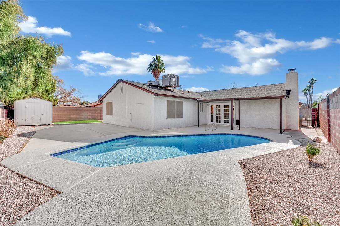 Las Vegas, NV 89103,6436 Whippoorwill Way