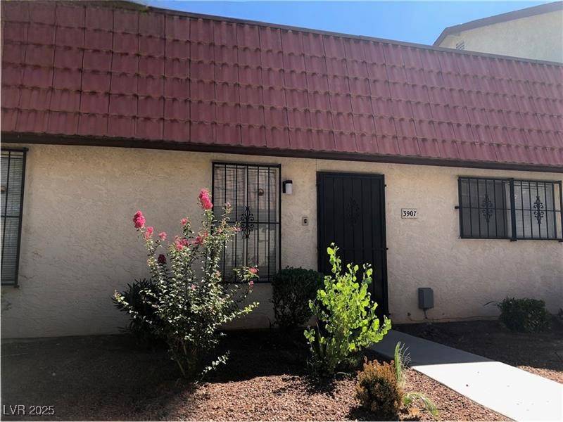 Las Vegas, NV 89119,3907 Torsby Place