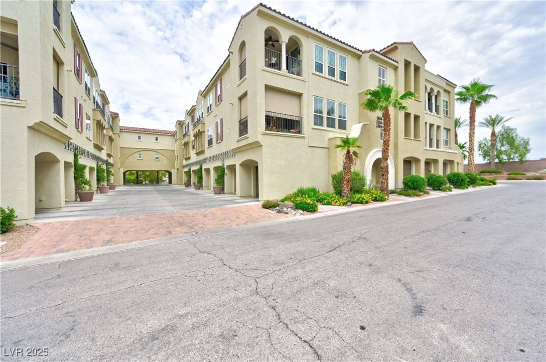 Henderson, NV 89052,2555 Hampton Road #3206