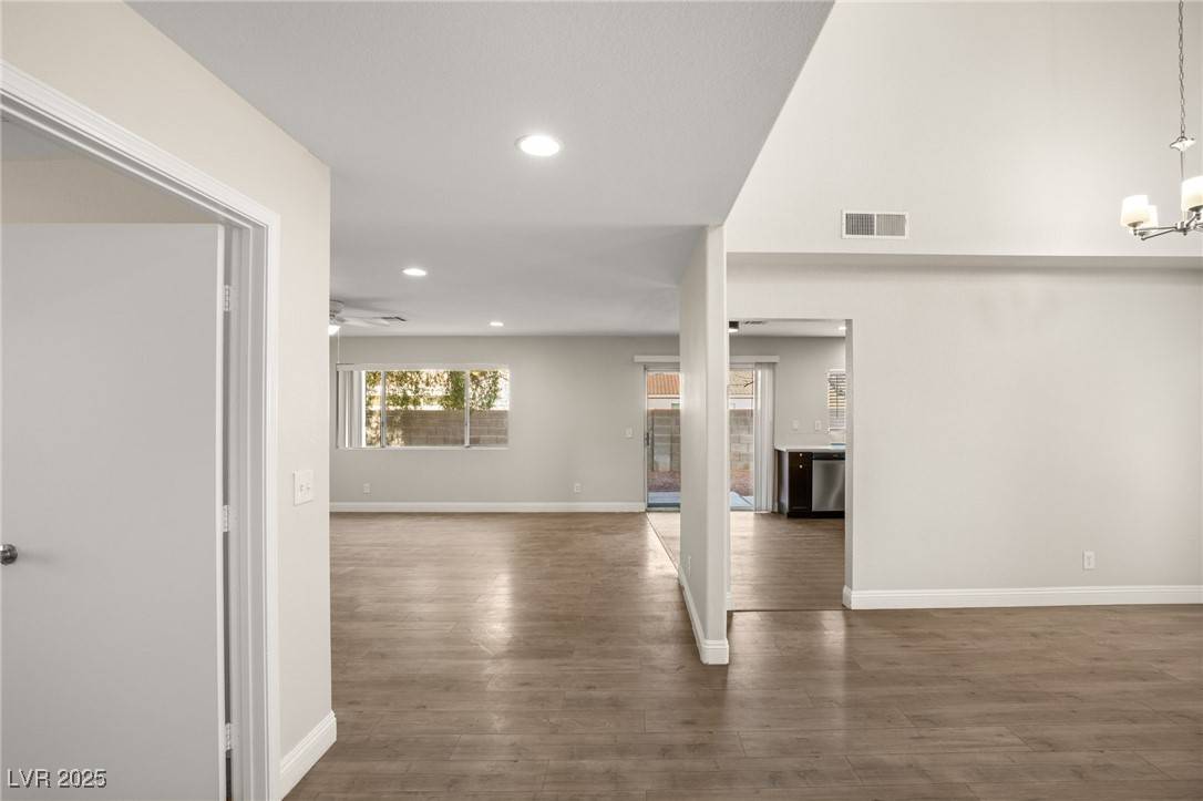 North Las Vegas, NV 89032,4712 Stable Way