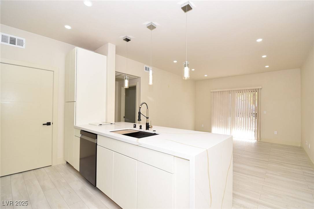 Las Vegas, NV 89113,8000 W Badura Avenue #1166
