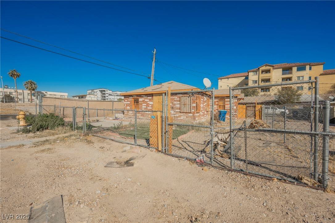 Las Vegas, NV 89101,1220 E Ogden Avenue