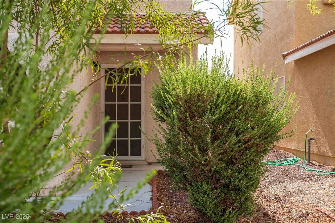 North Las Vegas, NV 89081,5009 Drifting Pebble Street