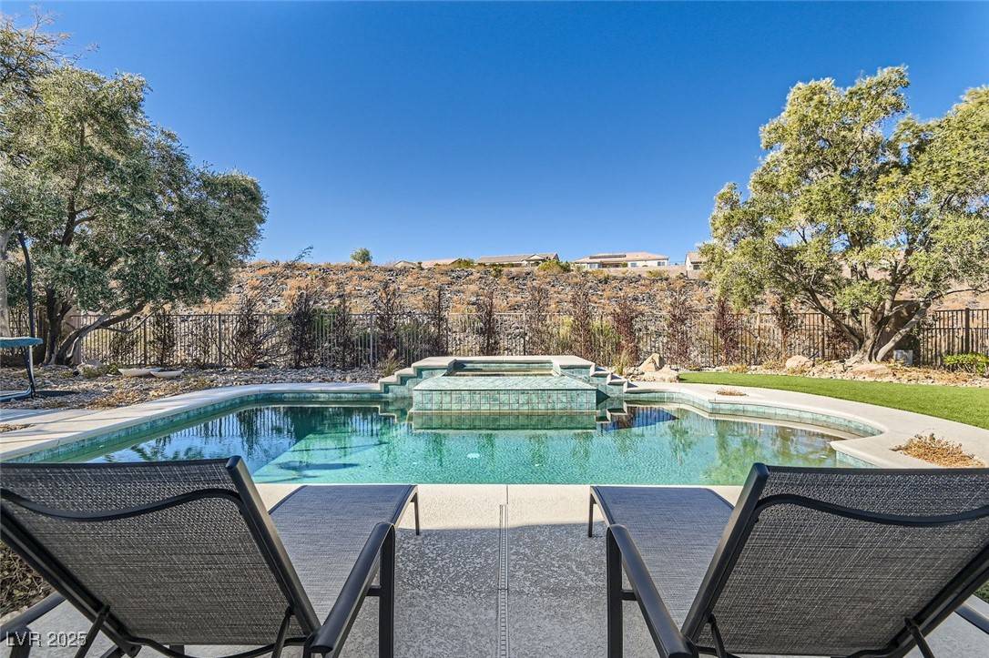 Henderson, NV 89052,21 Levan Hills Trail