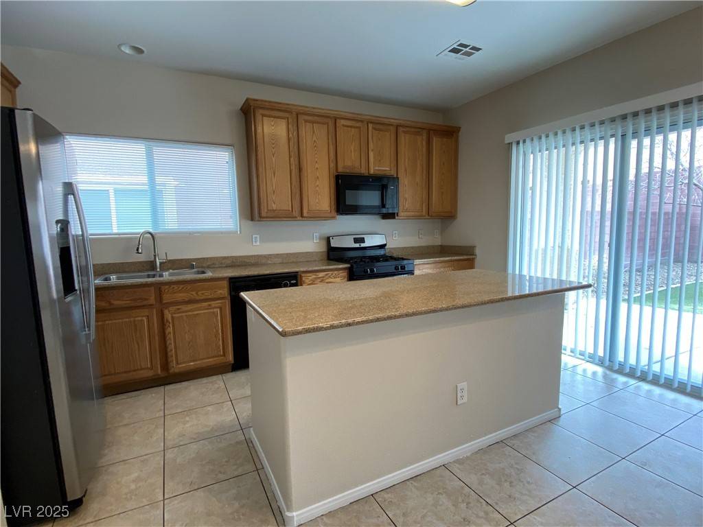 North Las Vegas, NV 89081,5125 TEAL PETALS Street