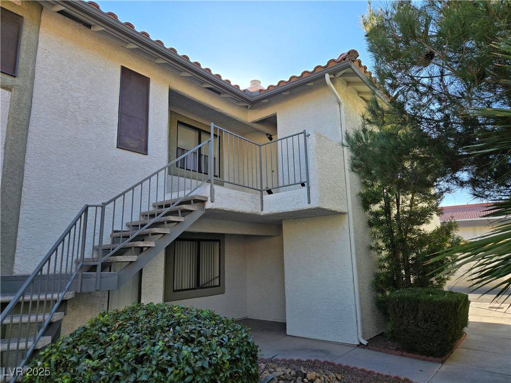 Las Vegas, NV 89146,6743 W Charleston Boulevard #4