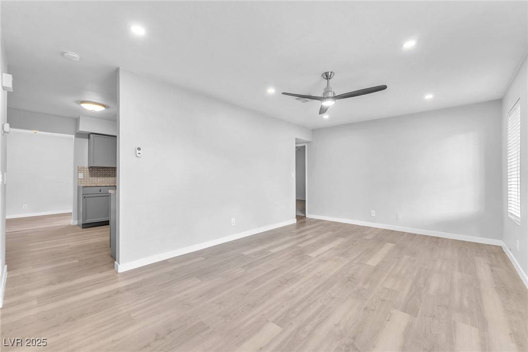 Las Vegas, NV 89119,3946 Torsby Place #3946