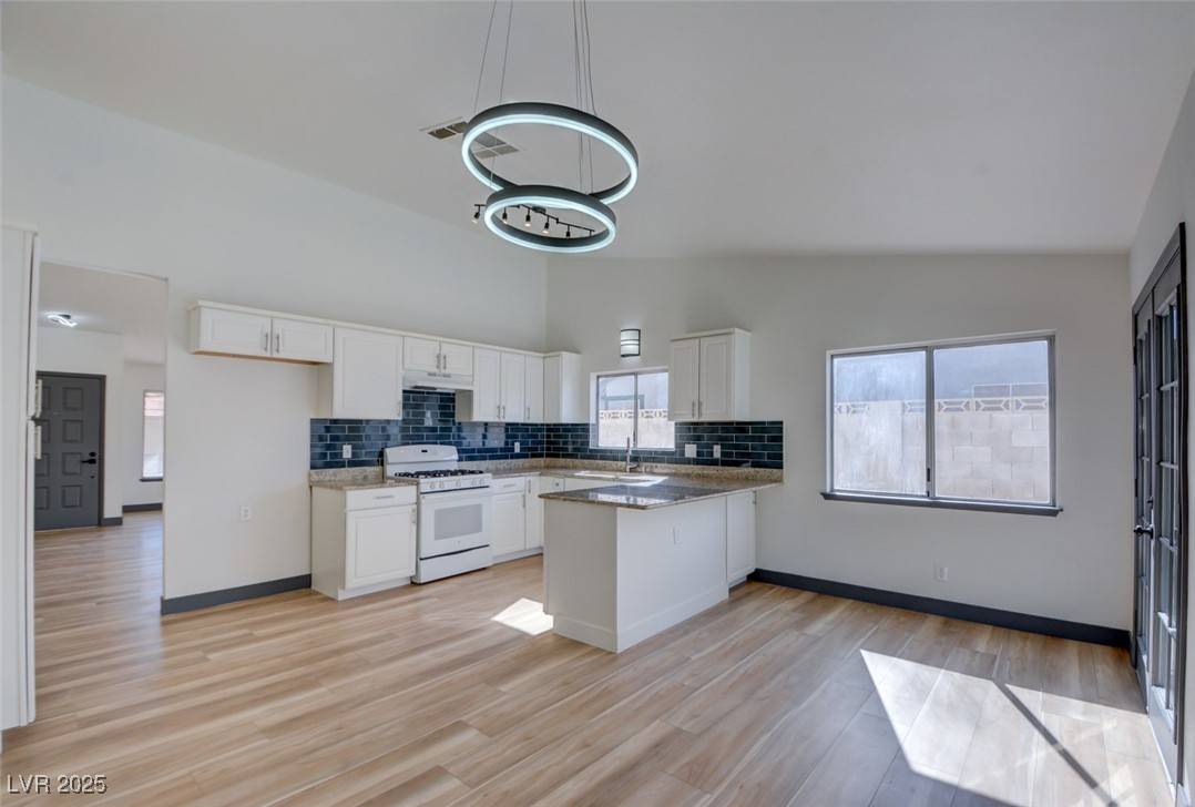 Las Vegas, NV 89145,312 Manor Street