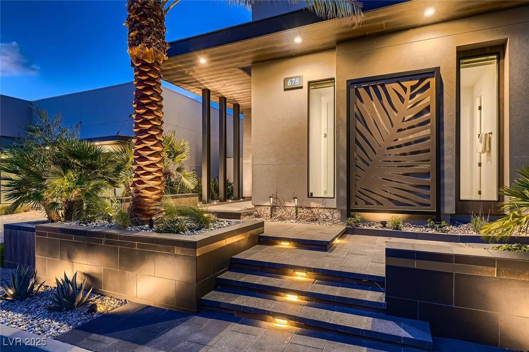 Henderson, NV 89012,678 Blackrock Rim Drive