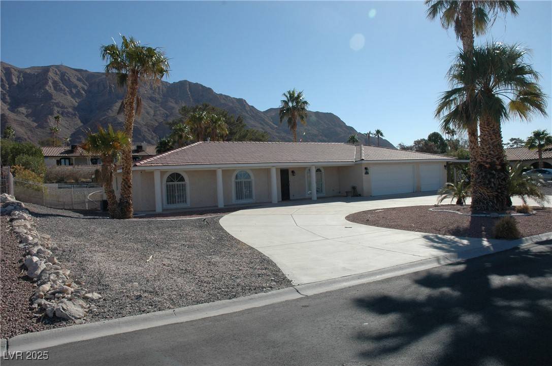 Las Vegas, NV 89110,1108 Sidehill Way