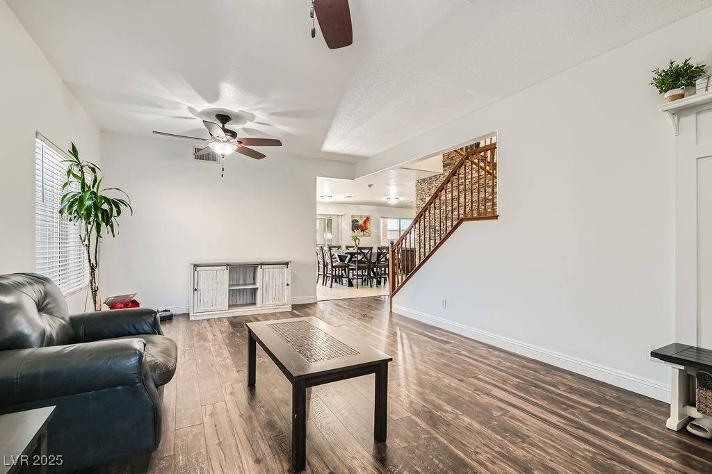 Henderson, NV 89015,525 Sunnys Halo Court