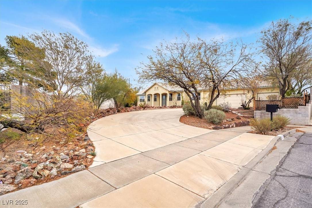 Henderson, NV 89015,822 Fairview Drive