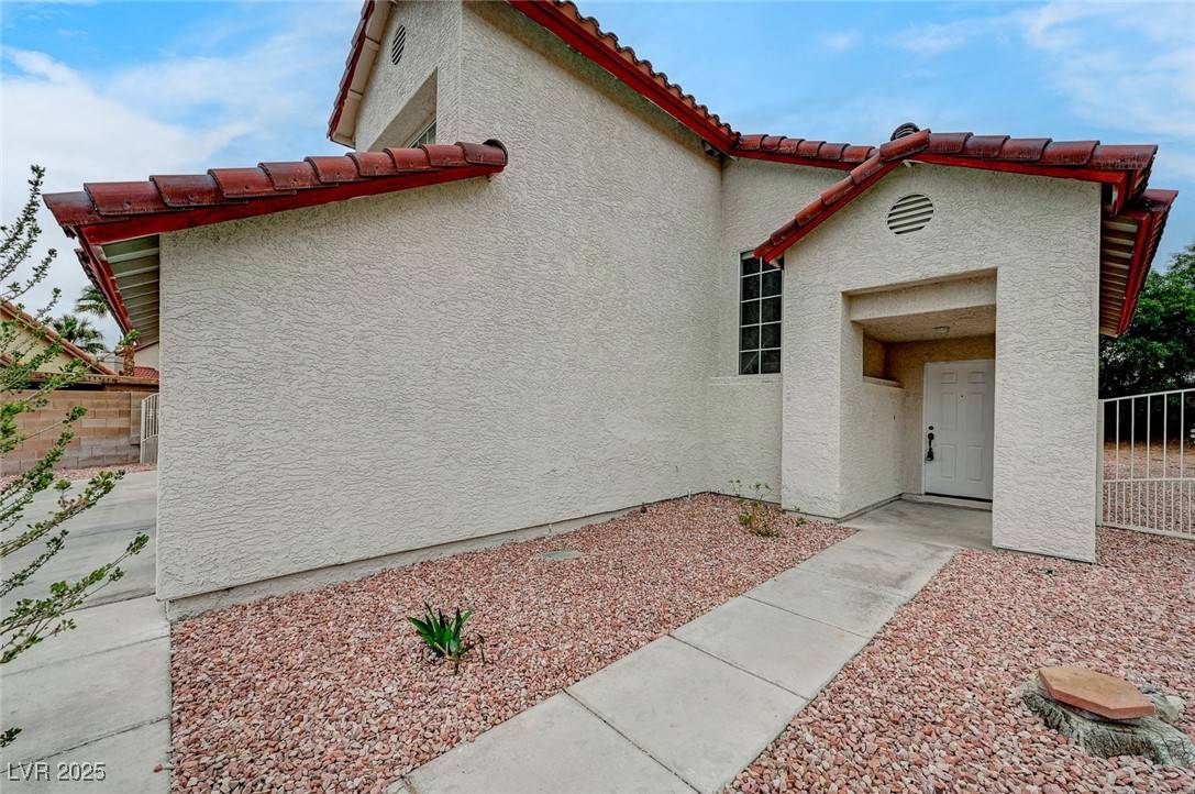 Las Vegas, NV 89117,9529 Shallow Brook Circle